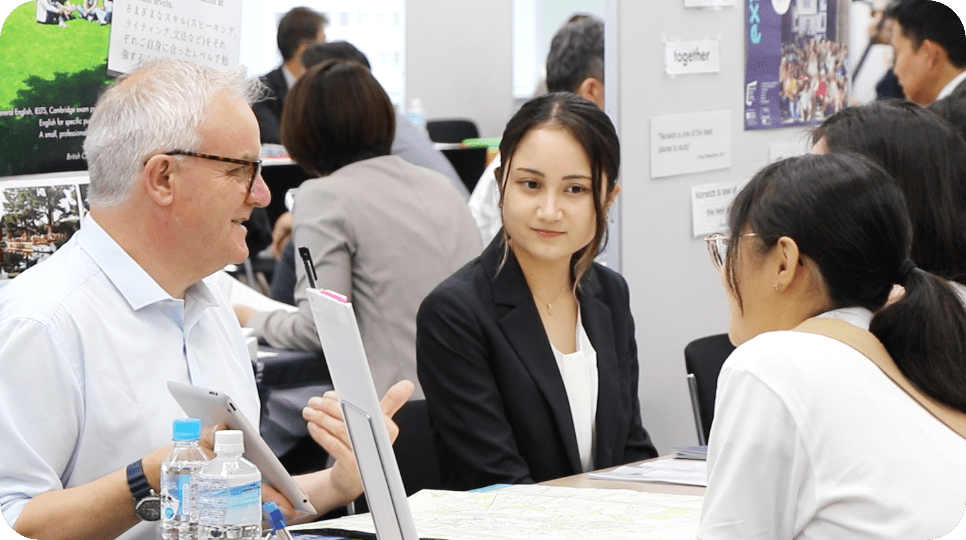 海外の学校スタッフと直接話せる