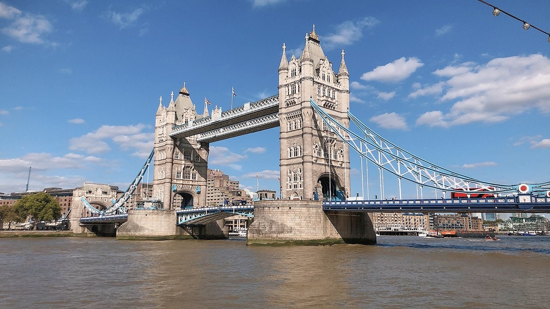 会話中心の授業で英語力upを目指す長期英語研修 6ヵ月以上 Iss留学ライフ Z会グループの留学エージェント 5万人以上の留学実績 会話中心の授業で英語力upを目指す長期英語研修 6ヵ月以上 Iss留学ライフ Z会グループの留学エージェント 5万人以上の留学実績