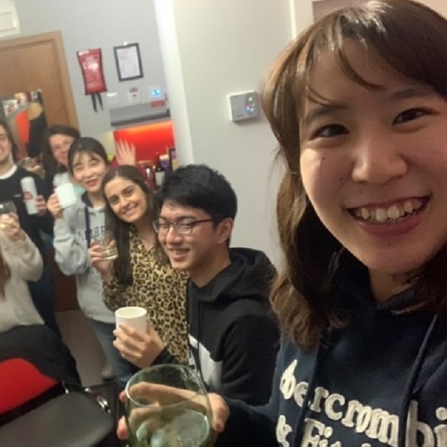 Withコロナ留学 ロックダウン中は寮の友達とたくさん話して 英語 力が上がりました Iss留学ライフ Z会グループの留学エージェント 5万人以上の留学実績 Withコロナ留学 ロックダウン中は寮の友達とたくさん話して 英語 力が上がりました Iss留学ライフ Z会グループの留学エージェント 5万人以上の留学実績